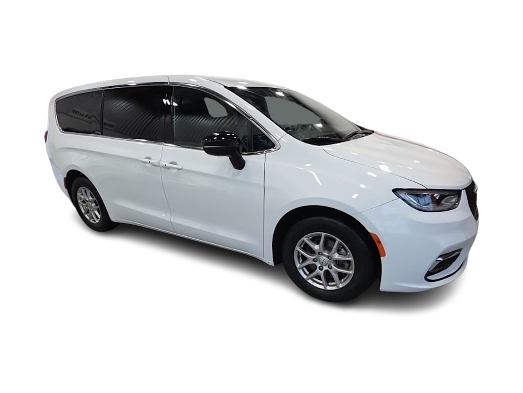 Thumbnail: 2026 Chrysler Pacifica - 15
