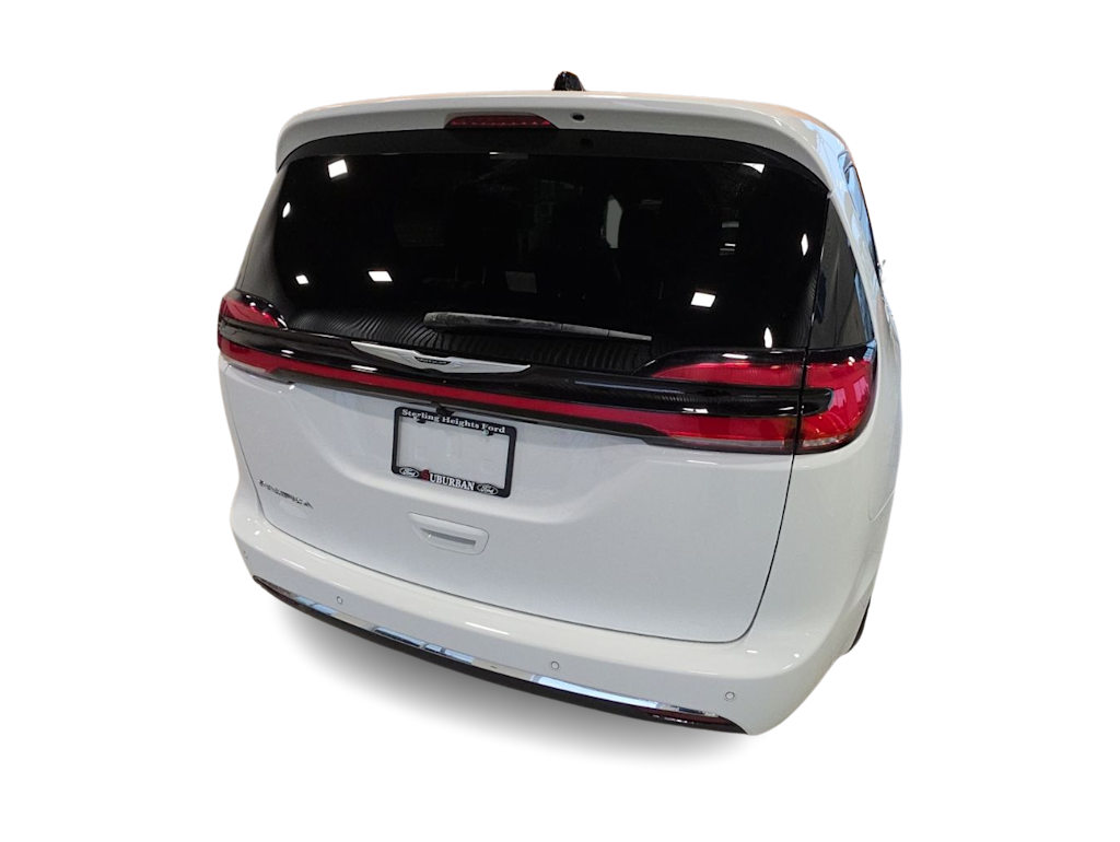 Thumbnail: 2026 Chrysler Pacifica - 5
