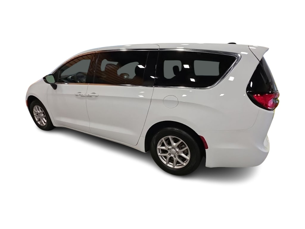 Thumbnail: 2026 Chrysler Pacifica - 19