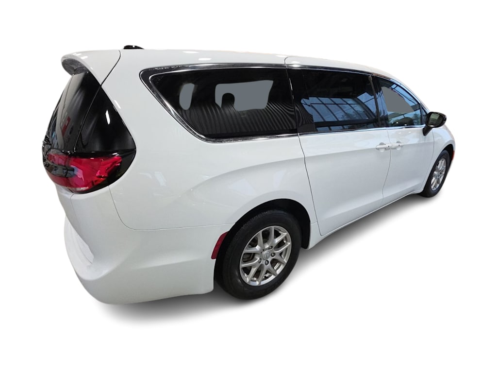 Thumbnail: 2026 Chrysler Pacifica - 16