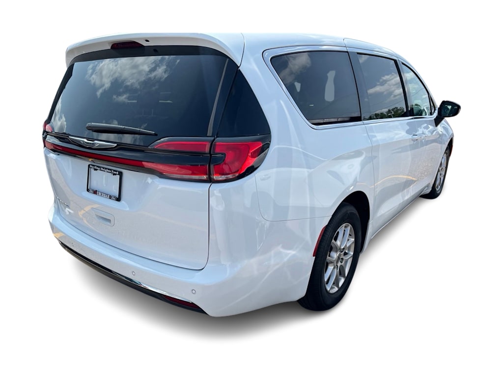 Thumbnail: 2024 Chrysler Pacifica - 20