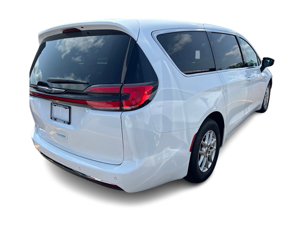Thumbnail: 2024 Chrysler Pacifica - 21