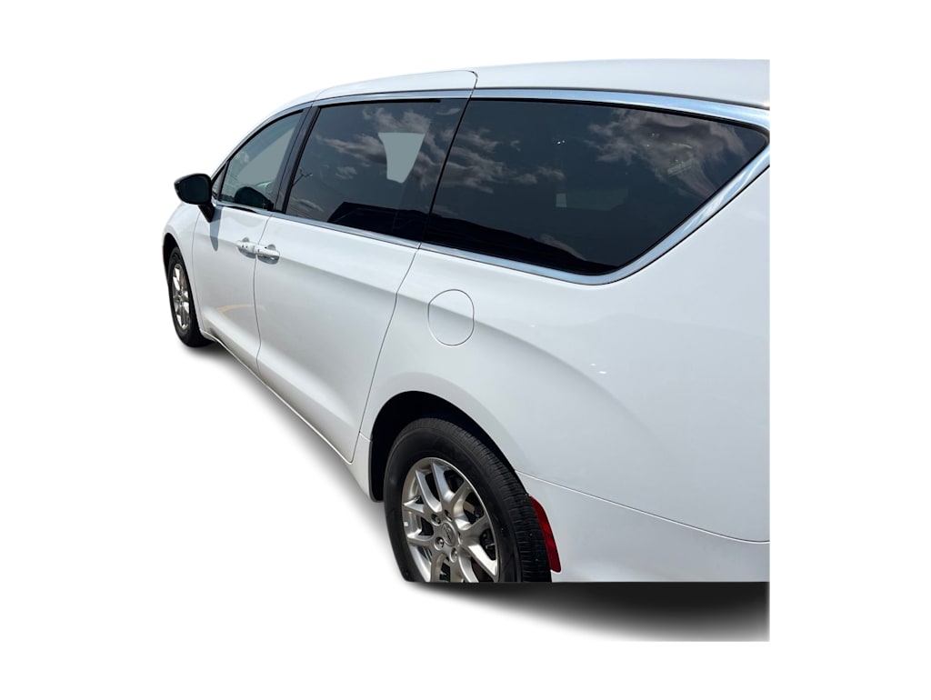 Thumbnail: 2024 Chrysler Pacifica - 19
