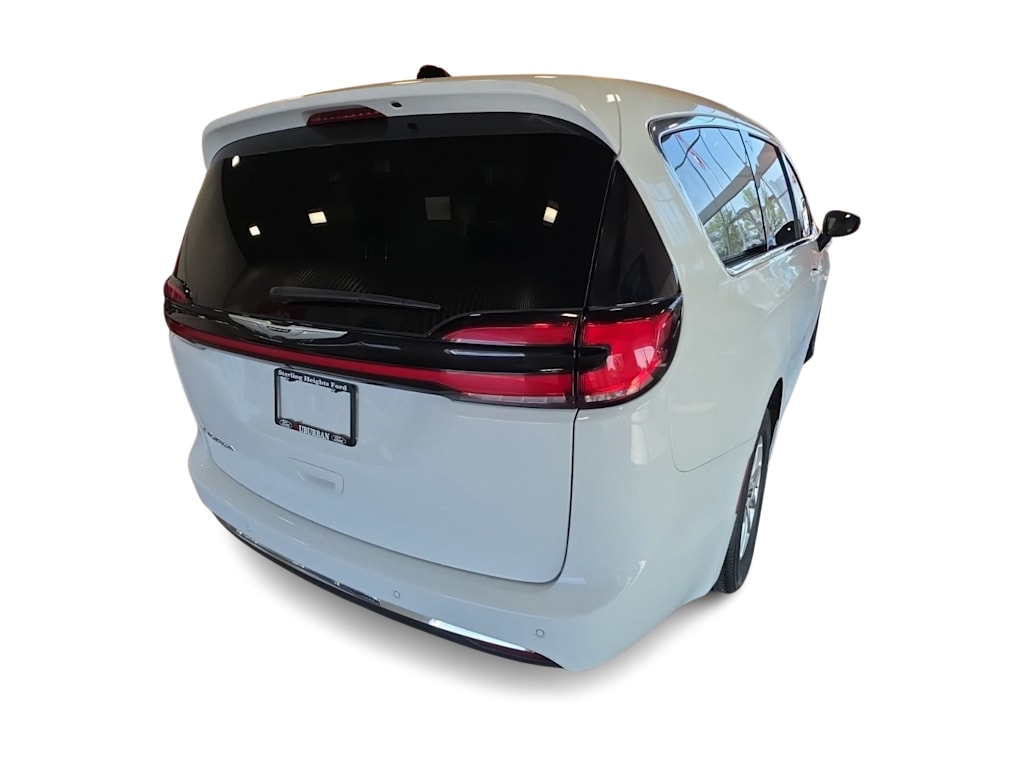 Thumbnail: 2024 Chrysler Pacifica - 17