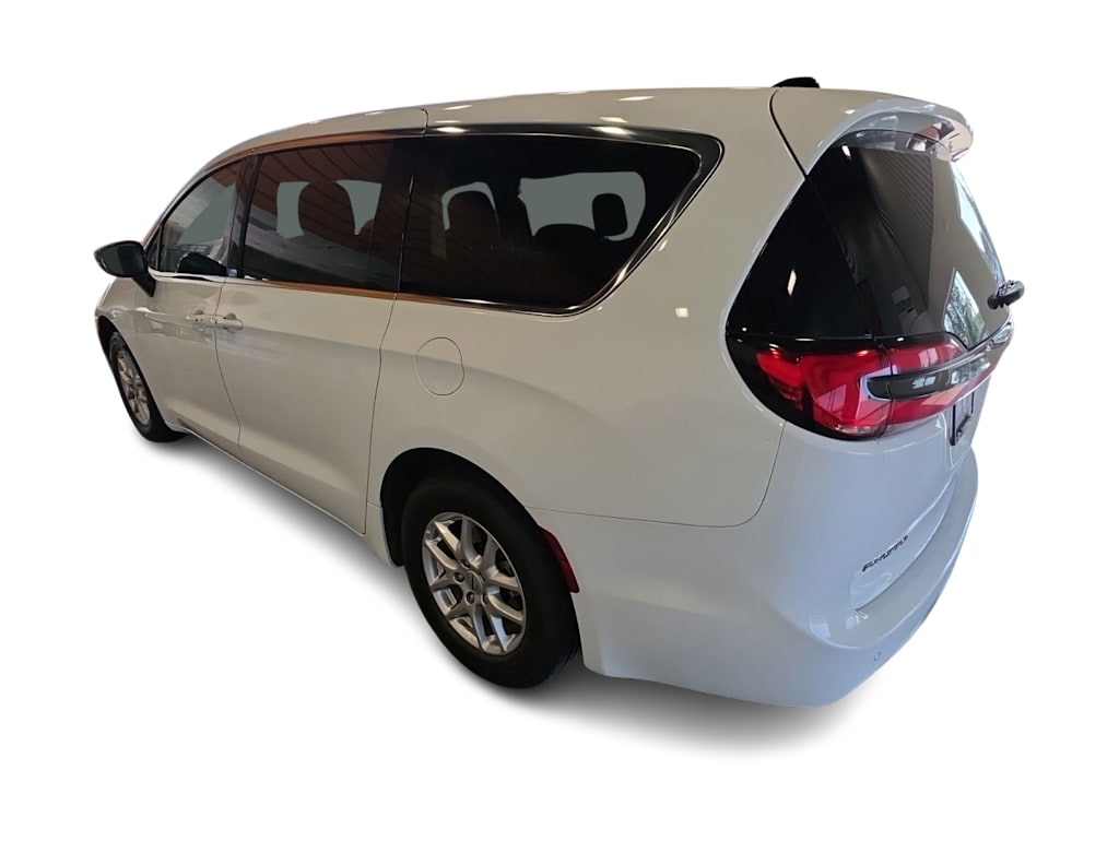 Thumbnail: 2024 Chrysler Pacifica - 18