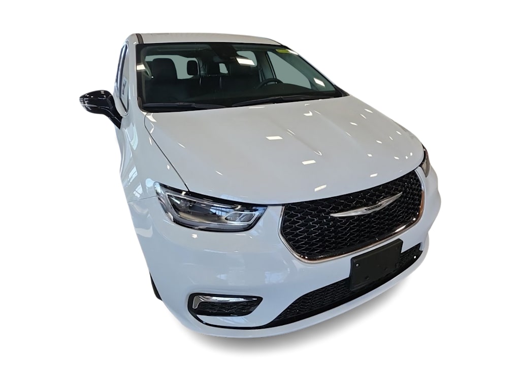 Thumbnail: 2024 Chrysler Pacifica - 13