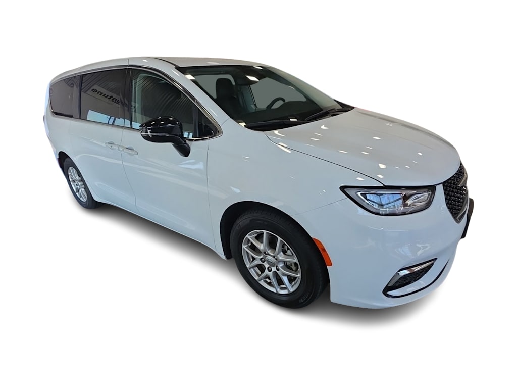 Thumbnail: 2024 Chrysler Pacifica - 14