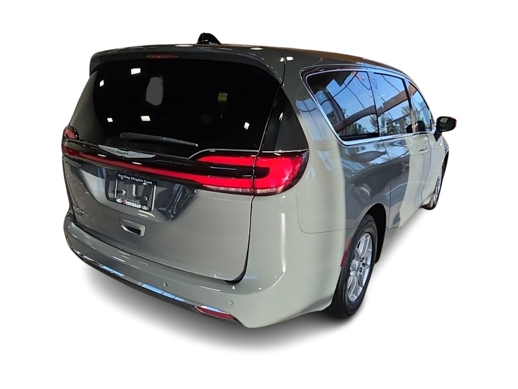 Thumbnail: 2025 Chrysler Pacifica - 15