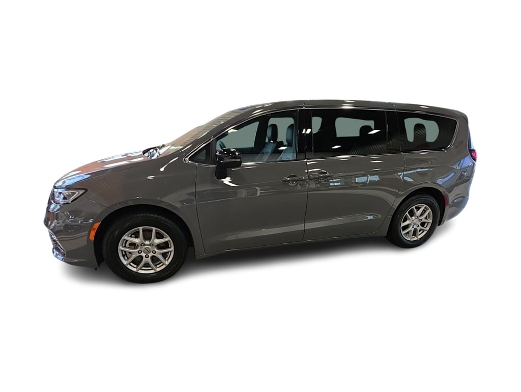 Thumbnail: 2025 Chrysler Pacifica - 17