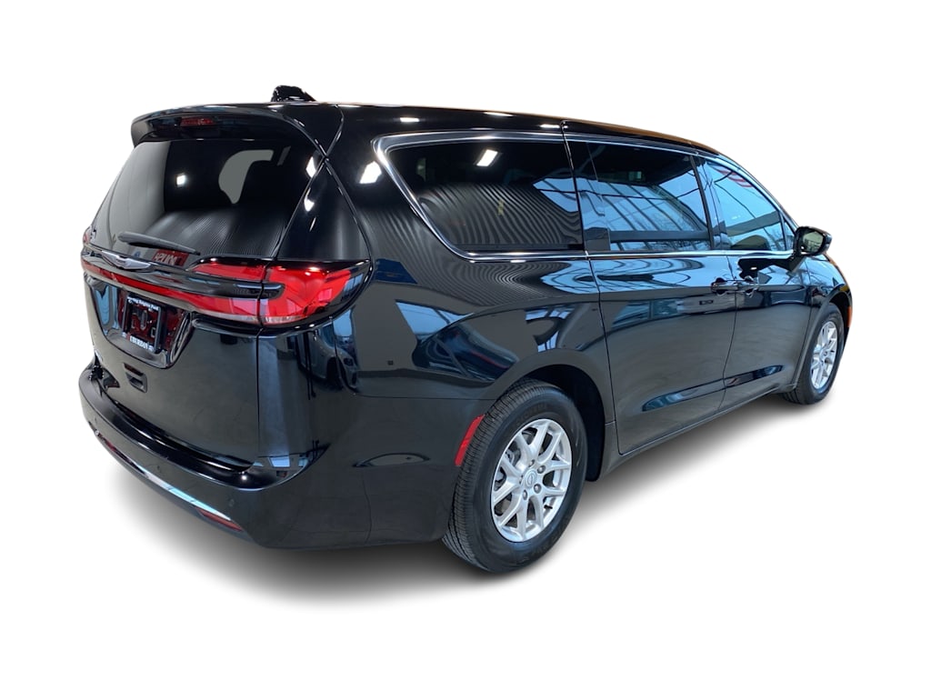 Thumbnail: 2026 Chrysler Pacifica - 15