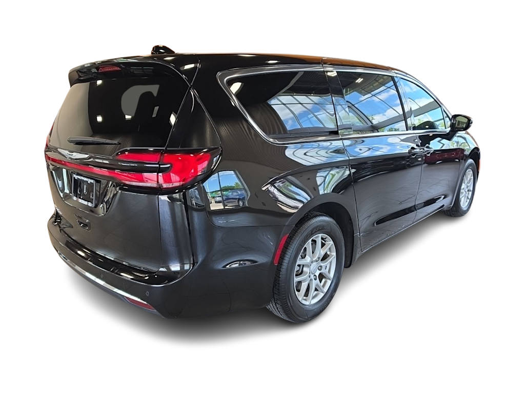 Thumbnail: 2026 Chrysler Pacifica - 18