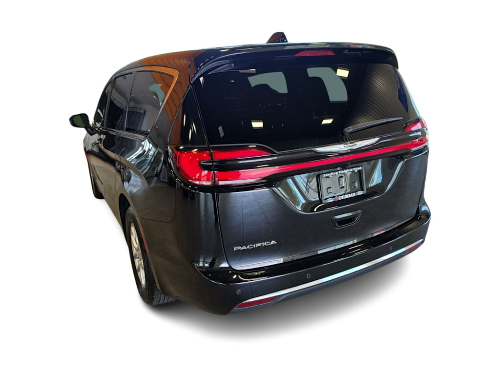 Thumbnail: 2026 Chrysler Pacifica - 4