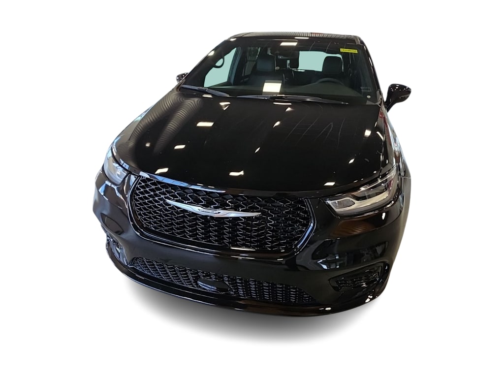 Thumbnail: 2026 Chrysler Pacifica - 6
