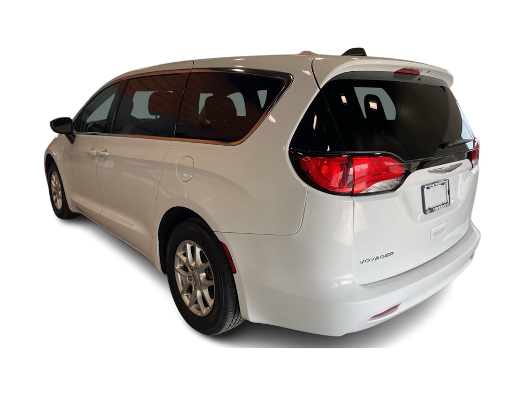 Thumbnail: 2024 Chrysler Voyager - 4