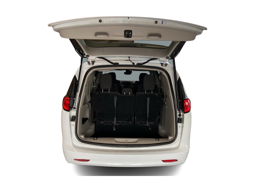 Thumbnail: 2024 Chrysler Voyager - 12