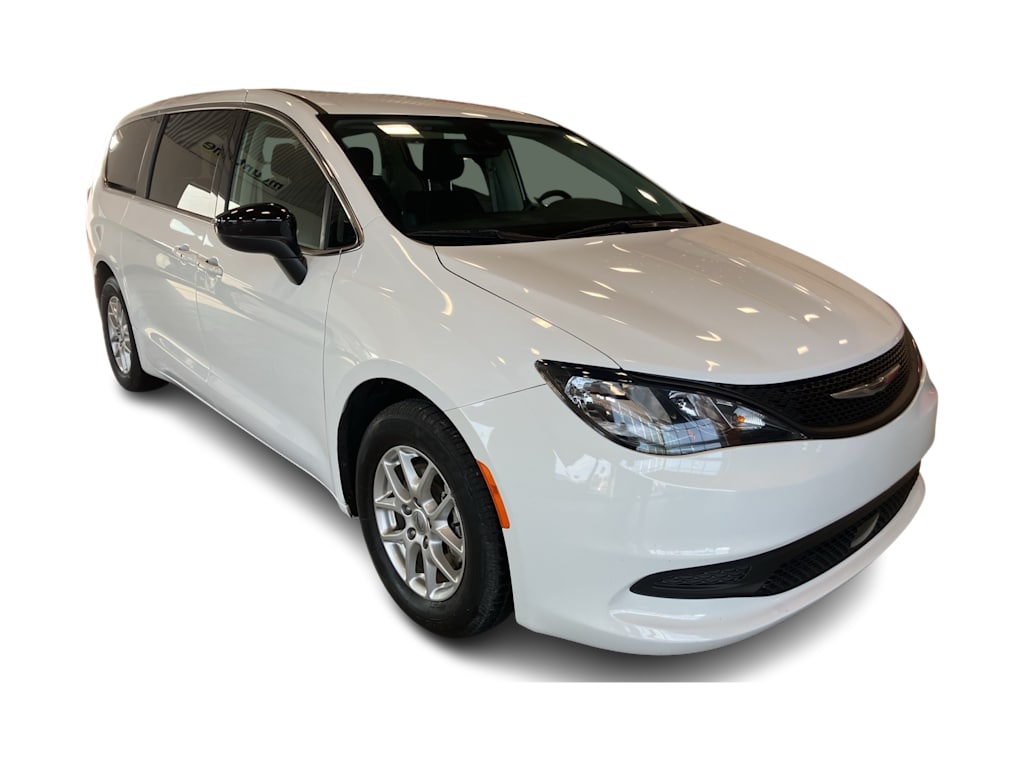 Thumbnail: 2024 Chrysler Voyager - 14