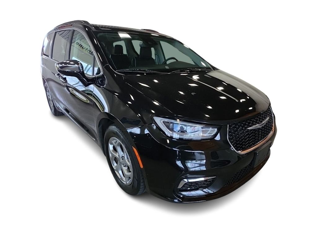 Thumbnail: 2023 Chrysler Pacifica - 14