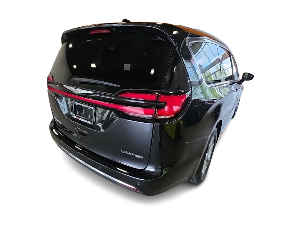 Thumbnail: 2023 Chrysler Pacifica - 19