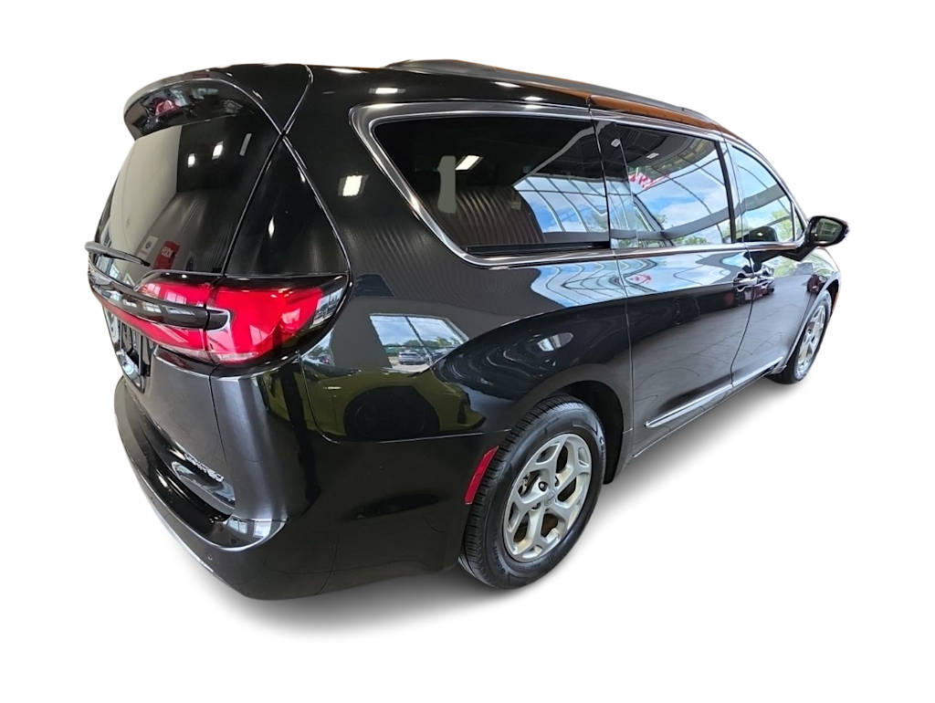 Thumbnail: 2023 Chrysler Pacifica - 18