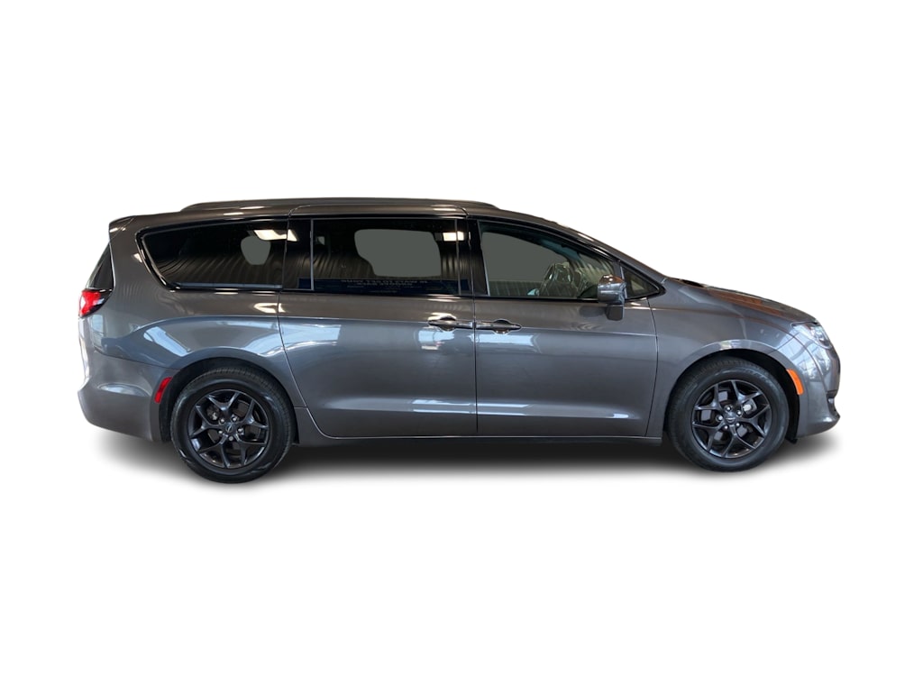 Thumbnail: 2020 Chrysler Pacifica - 15