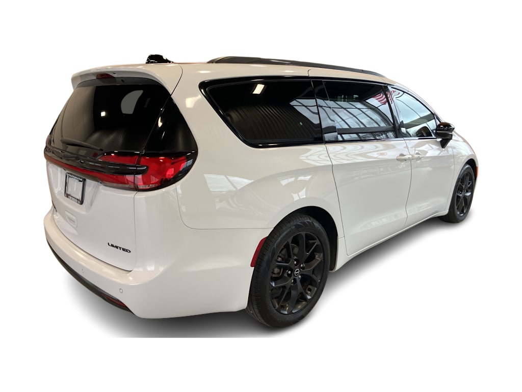 Thumbnail: 2025 Chrysler Pacifica - 17