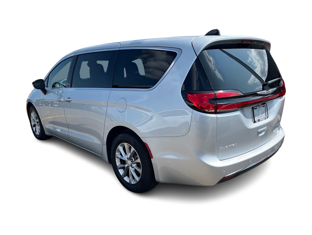 Thumbnail: 2026 Chrysler Pacifica - 14