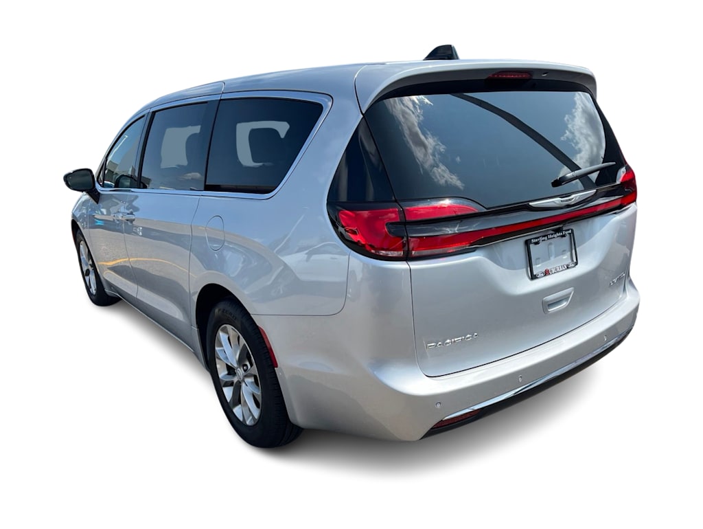 Thumbnail: 2026 Chrysler Pacifica - 16