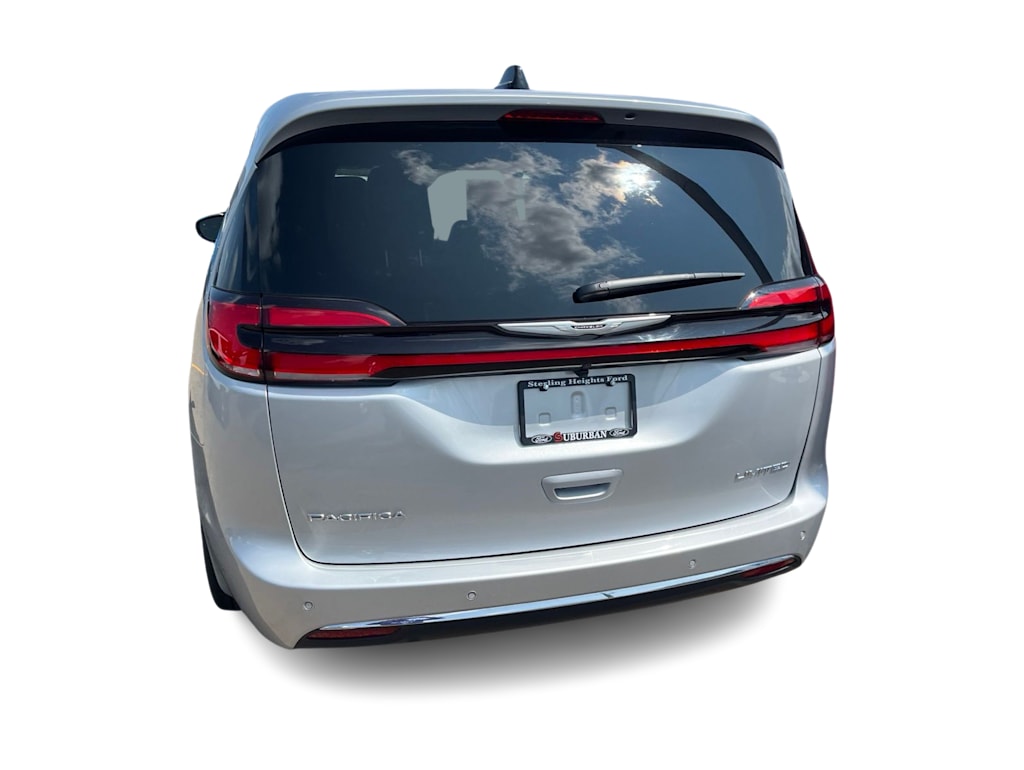 Thumbnail: 2026 Chrysler Pacifica - 4