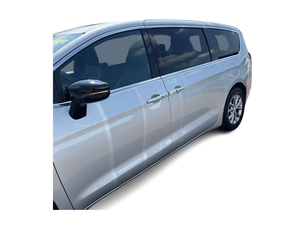 Thumbnail: 2026 Chrysler Pacifica - 13