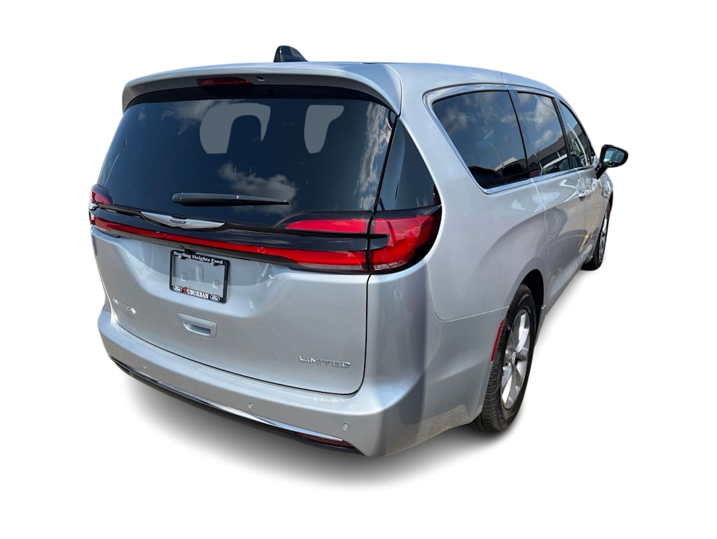 Thumbnail: 2026 Chrysler Pacifica - 17