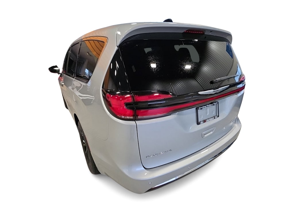 Thumbnail: 2026 Chrysler Pacifica - 4