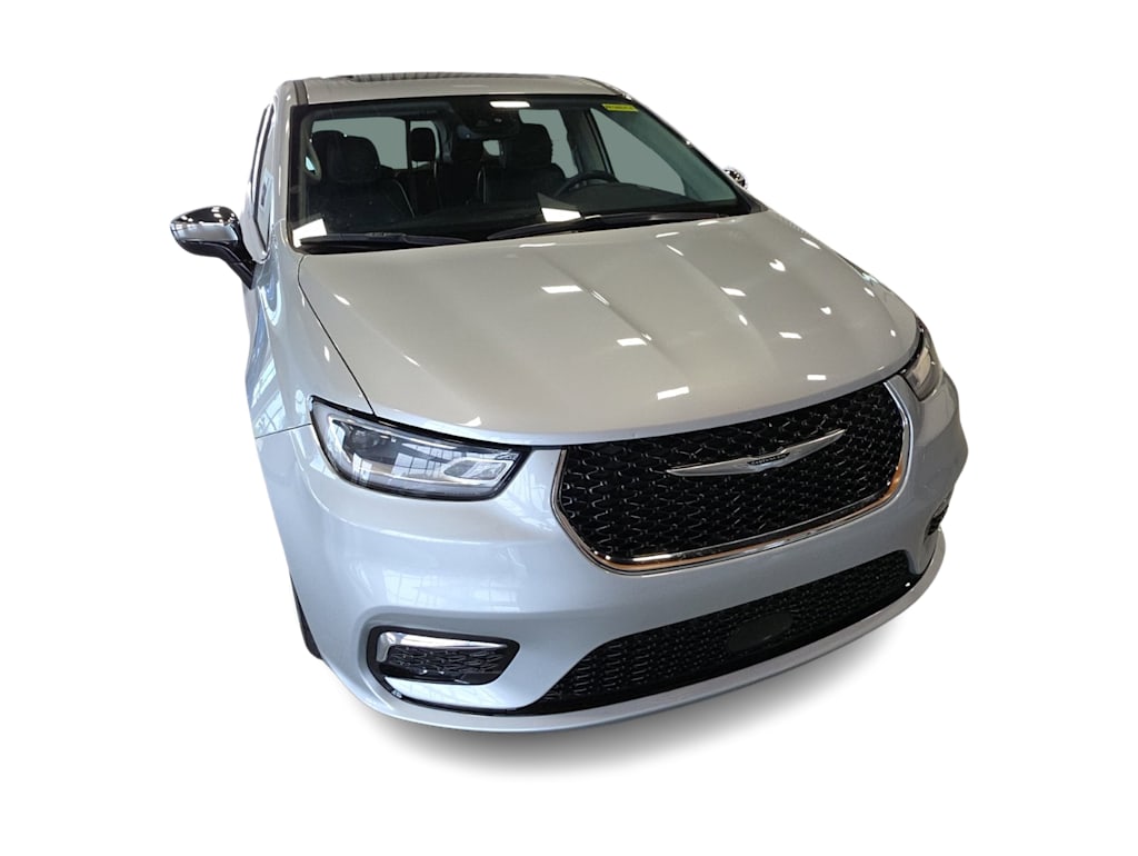 Thumbnail: 2023 Chrysler Pacifica - 12