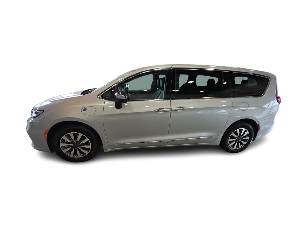 Thumbnail: 2023 Chrysler Pacifica - 19