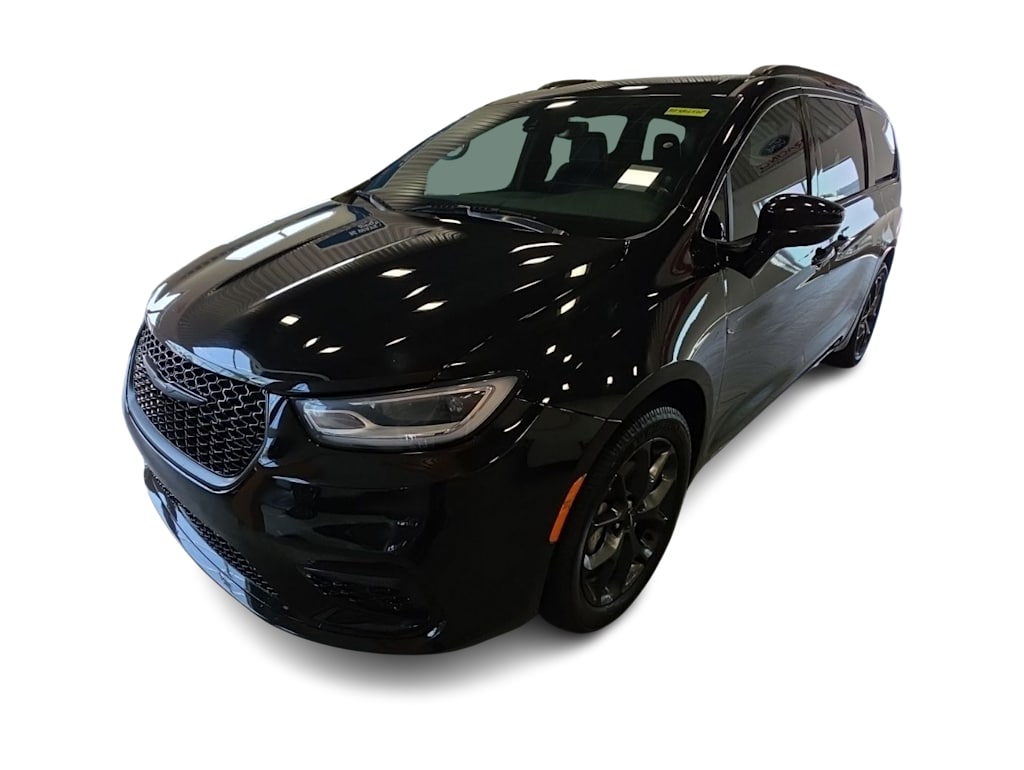 Thumbnail: 2021 Chrysler Pacifica - 14