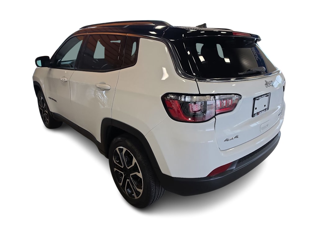 Thumbnail: 2022 Jeep Compass - 16