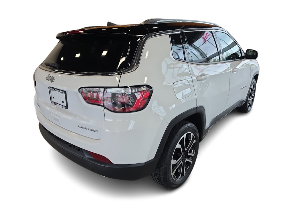 Thumbnail: 2022 Jeep Compass - 14