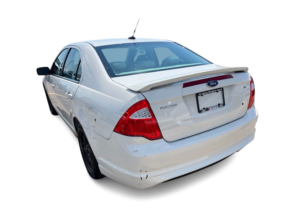 Thumbnail: 2010 Ford Fusion - 16