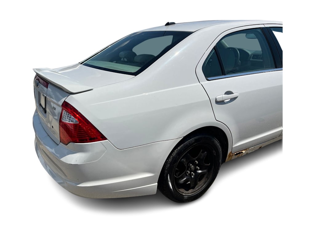 Thumbnail: 2010 Ford Fusion - 17