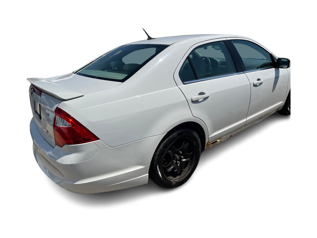 Thumbnail: 2010 Ford Fusion - 18