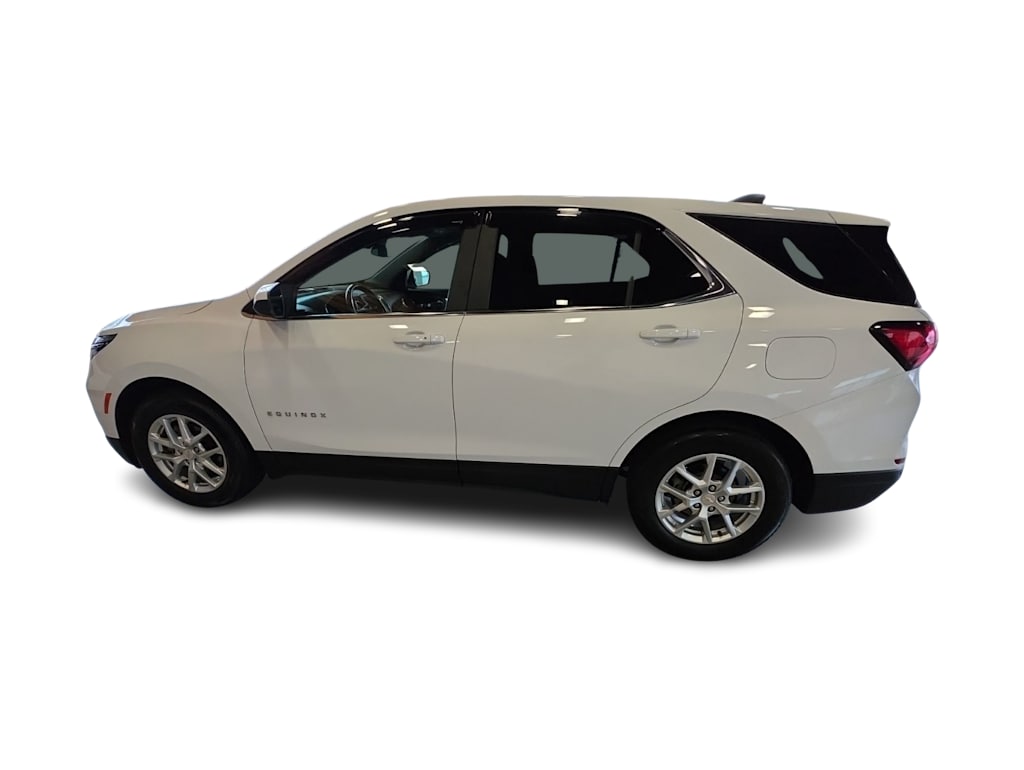 Thumbnail: 2022 Chevrolet Equinox - 3