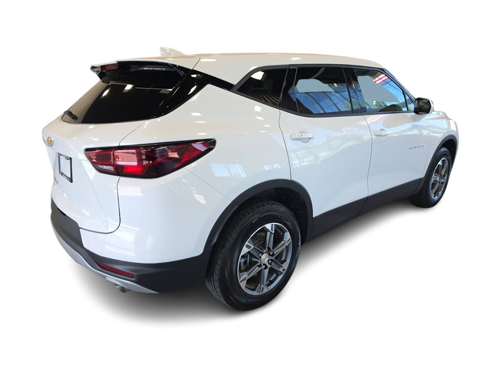 Thumbnail: 2025 Chevrolet Blazer - 17