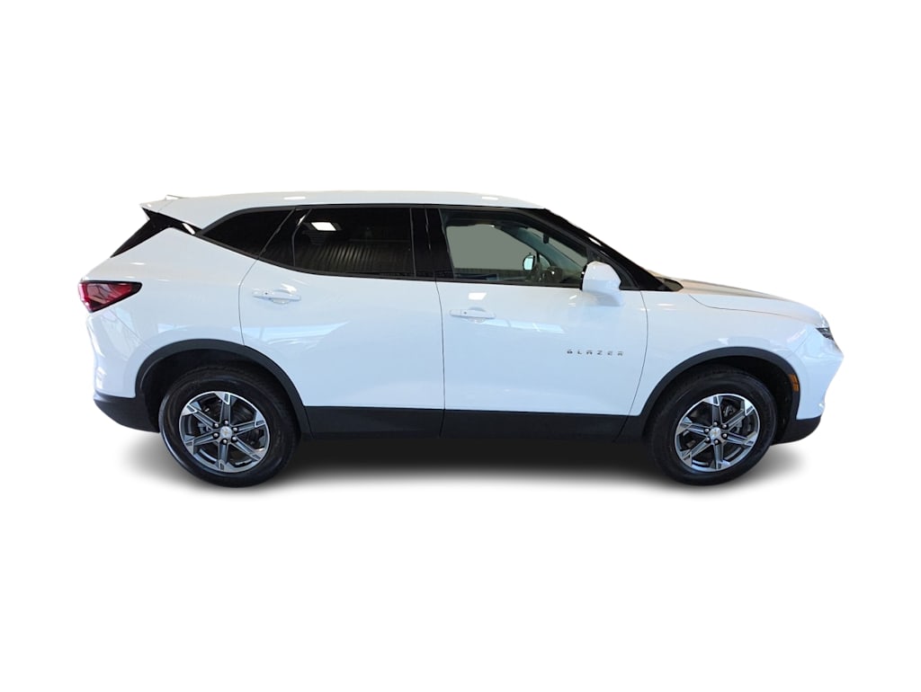 Thumbnail: 2025 Chevrolet Blazer - 16