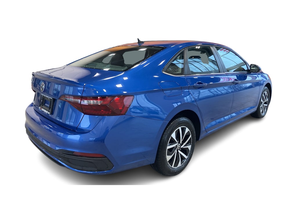 Thumbnail: 2024 Volkswagen Jetta - 16