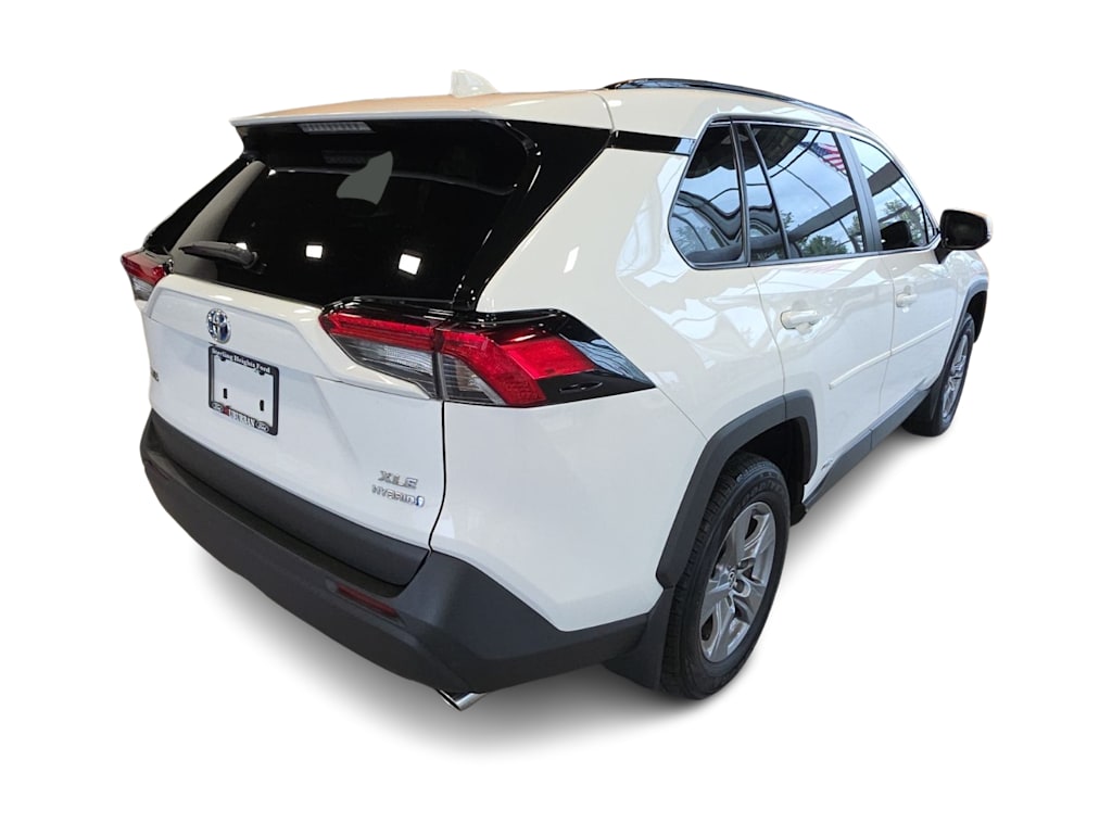 Thumbnail: 2022 Toyota RAV4 - 17