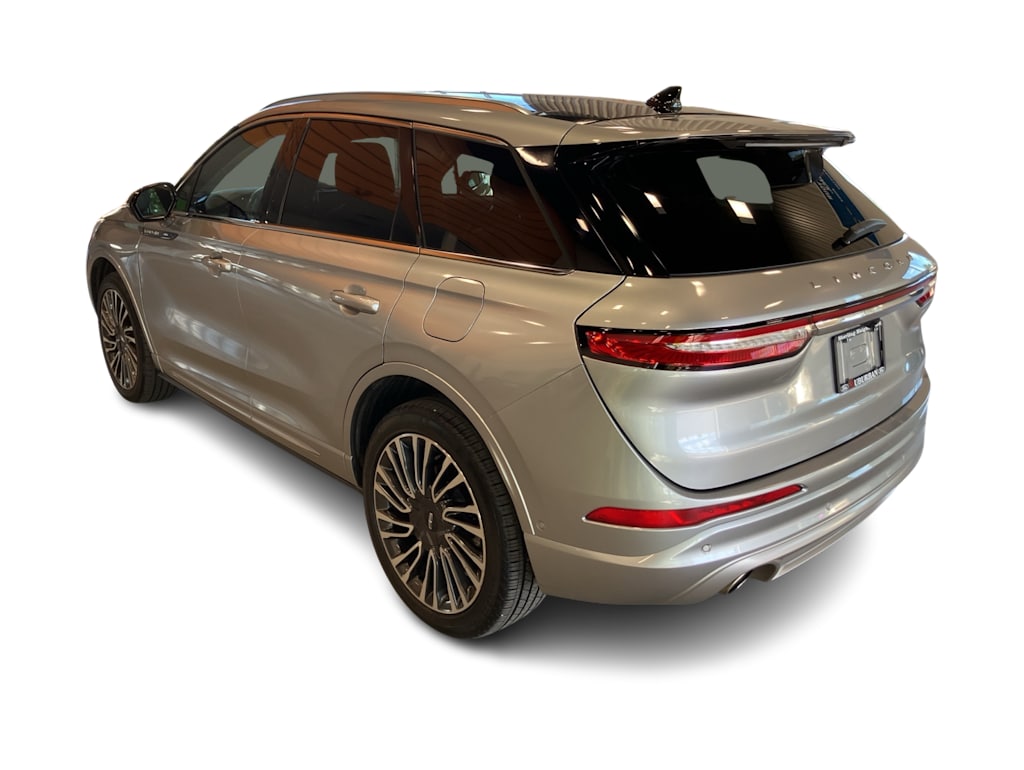 Thumbnail: 2022 Lincoln Corsair - 4