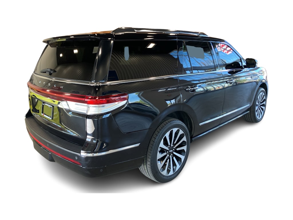 Thumbnail: 2023 Lincoln Navigator - 17