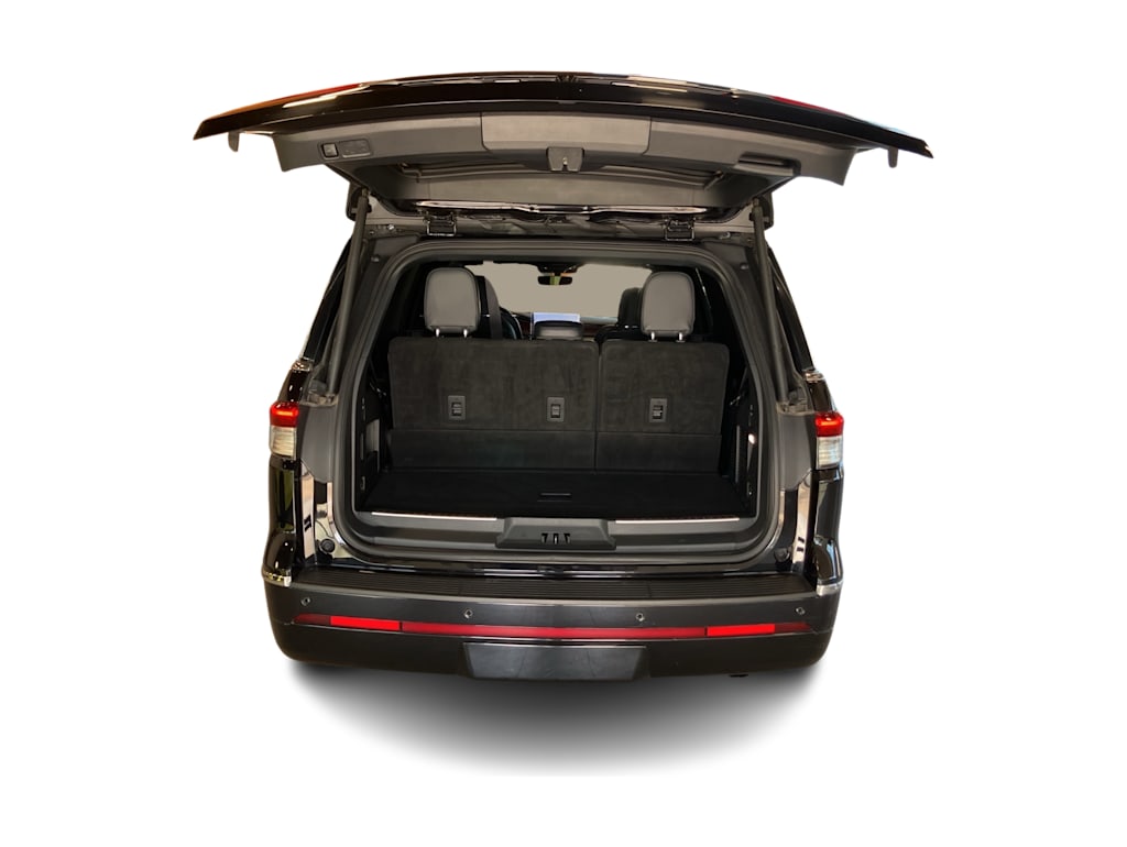 Thumbnail: 2023 Lincoln Navigator - 13