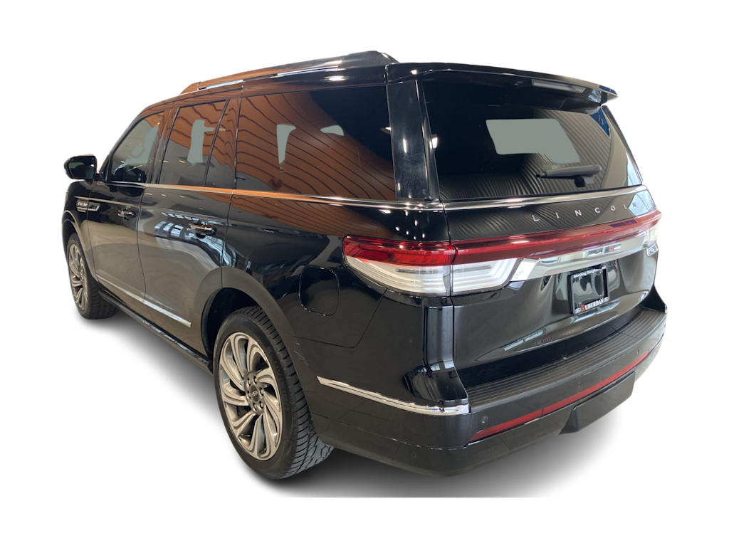 Thumbnail: 2023 Lincoln Navigator - 4