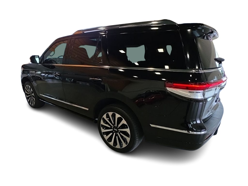 Thumbnail: 2022 Lincoln Navigator - 21