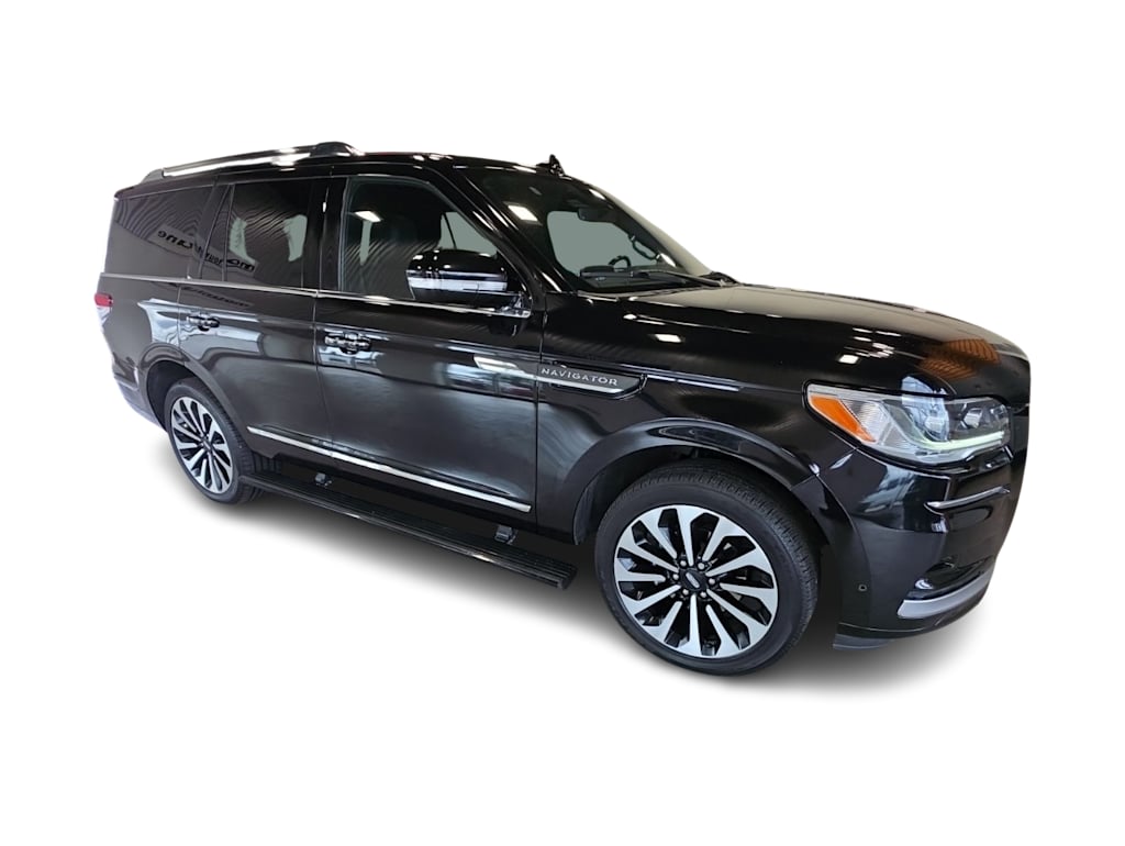 Thumbnail: 2022 Lincoln Navigator - 16